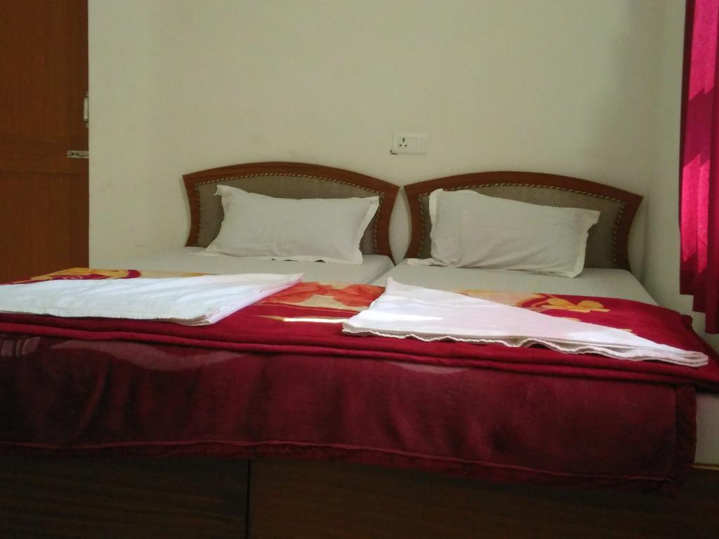 ราม เกสเฮาส์ Hotel พุทธคยา ภายนอก รูปภาพ