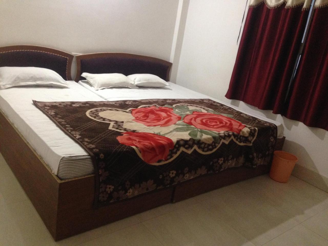 ราม เกสเฮาส์ Hotel พุทธคยา ภายนอก รูปภาพ